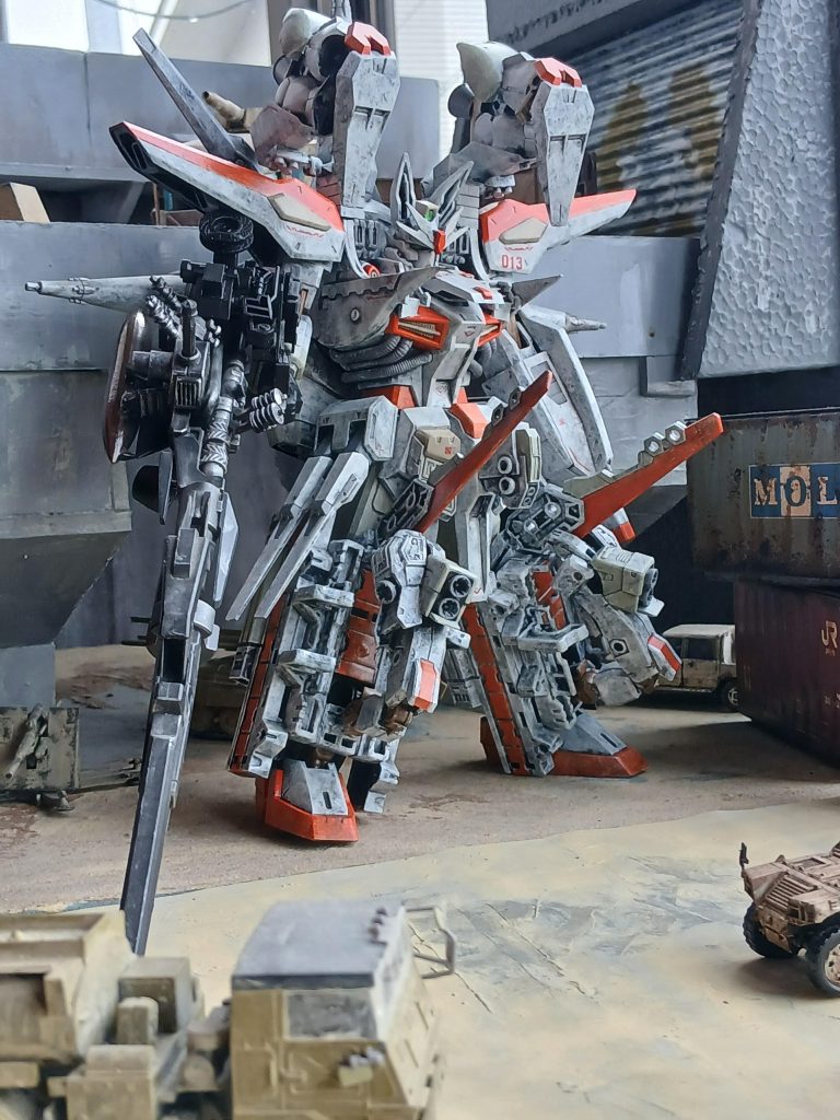 何色にしようか悩み、白/紫、Hi-νガンダムっぽくしようかと思ったんですが!ラスボス感が出ないなとそんな時、世の中早くもクリスマスムード‼️どこに行っても赤白、サンタさんカラー。うさ耳かわいいで、決定しました。