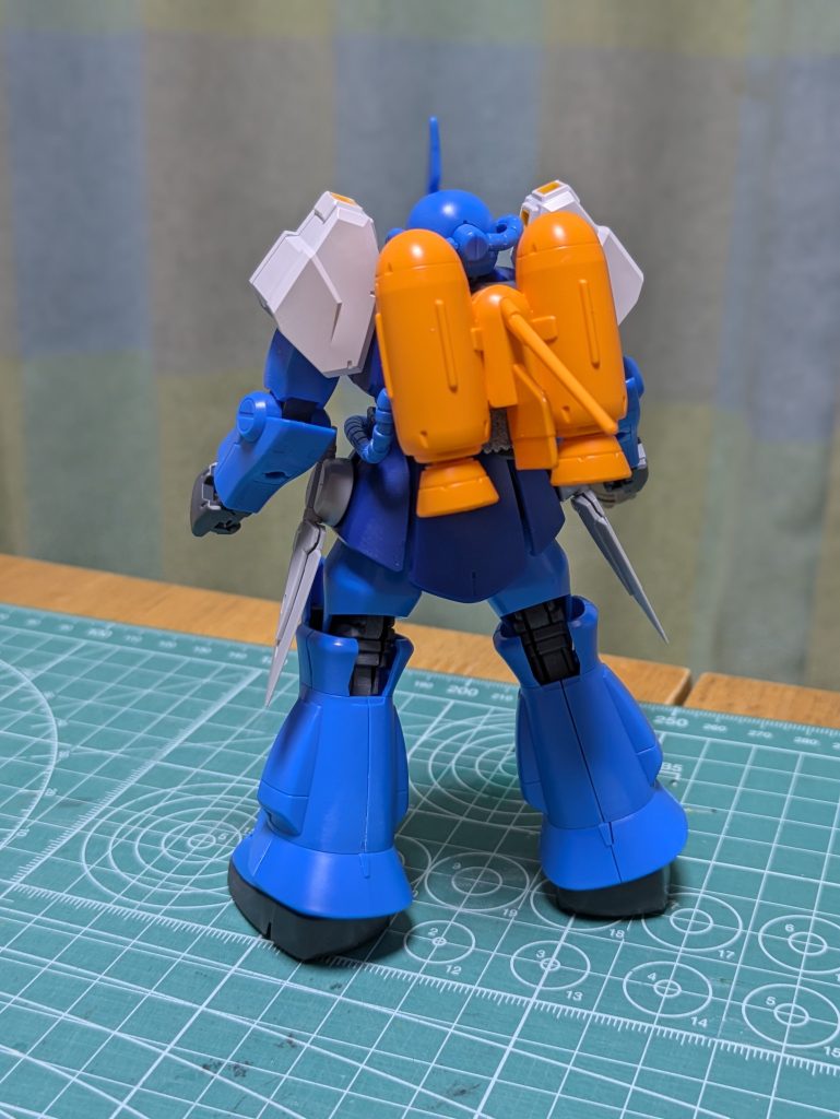 バックパックには、ハイゴッグの水中ジェットパックを取り付けられるようにしています💨