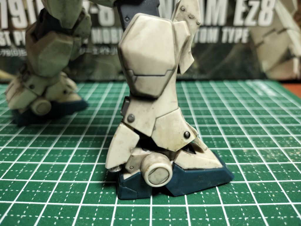 踵のスカートにバーニアも仕込みました。