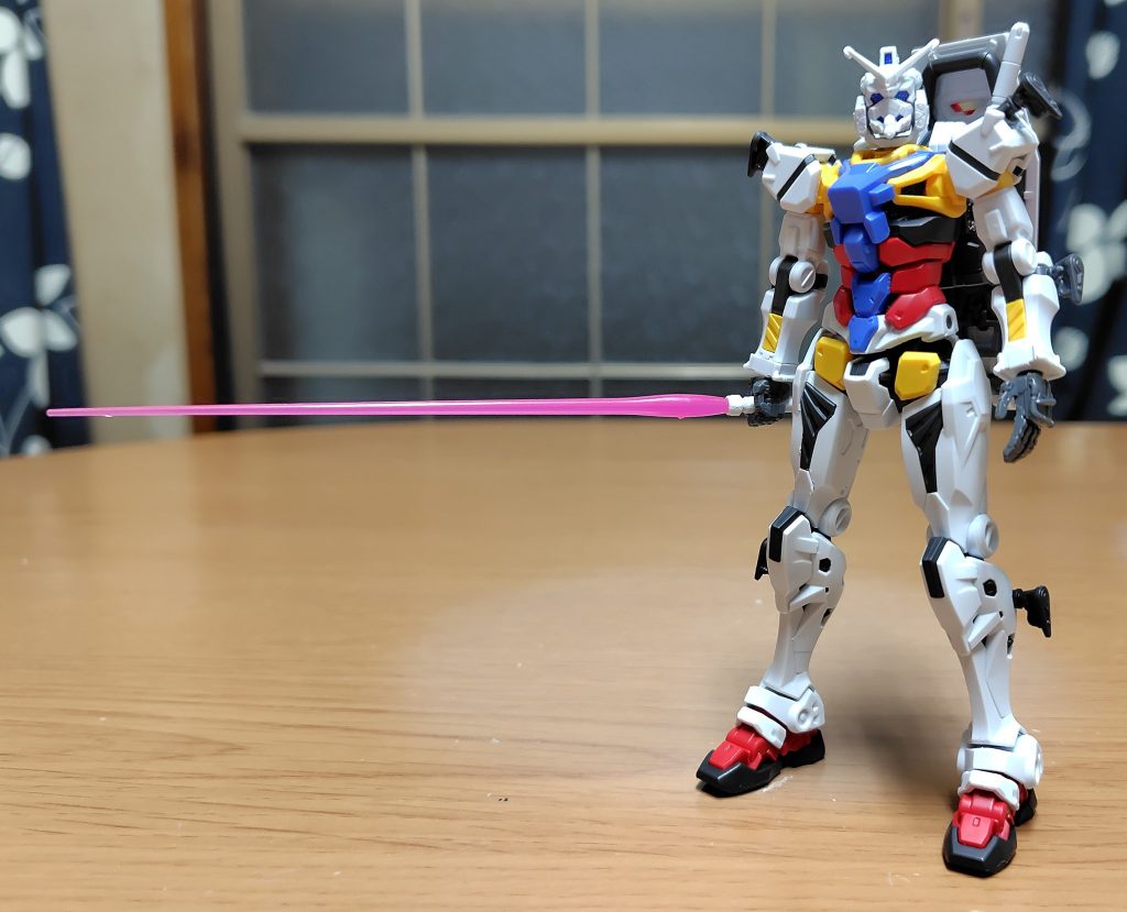 ビームサーベル抜刀。