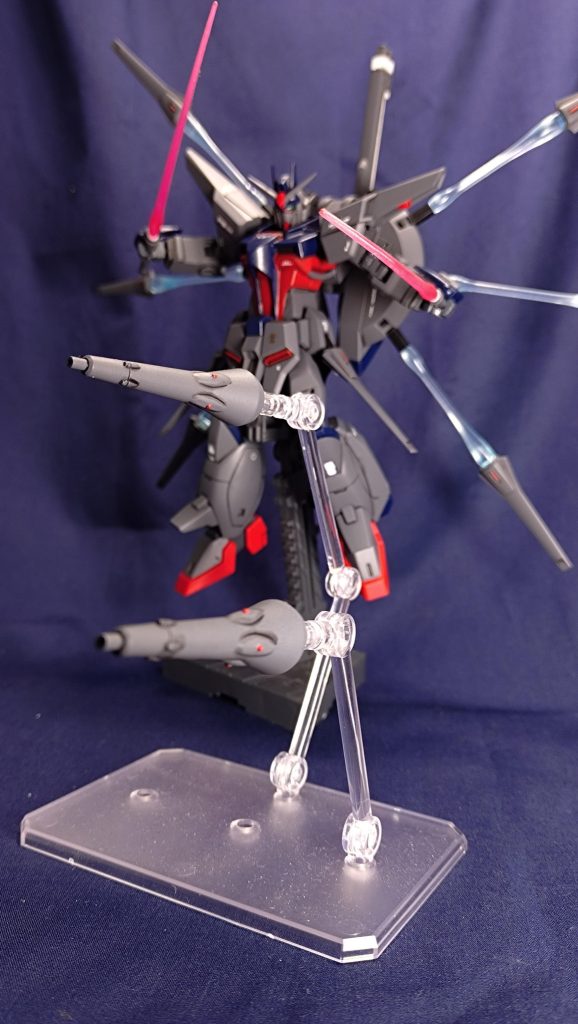 ドラグーン展開旧キットには展開時のエフェクトパーツがあり、取り付けるとかなりの迫力です。