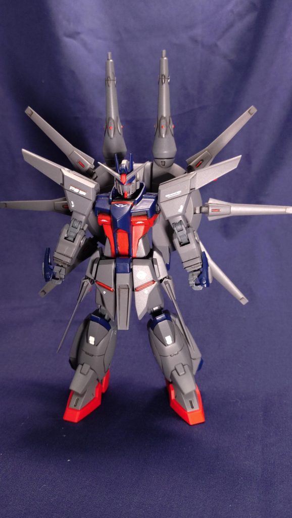 旧キットをベースにHGCE インパルスとミキシングをしました。デスティニー＋インパルスと並べて飾れるよう胴体＋足を延長しています。新発売のグレーが少し暗めだったのでタミヤ 佐世保海軍工廠グレイを使いました。