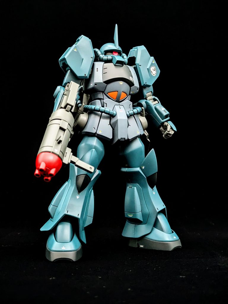 グフの能力に水中適正を加えた機体✨4連装スプレーミサイルを装備💥