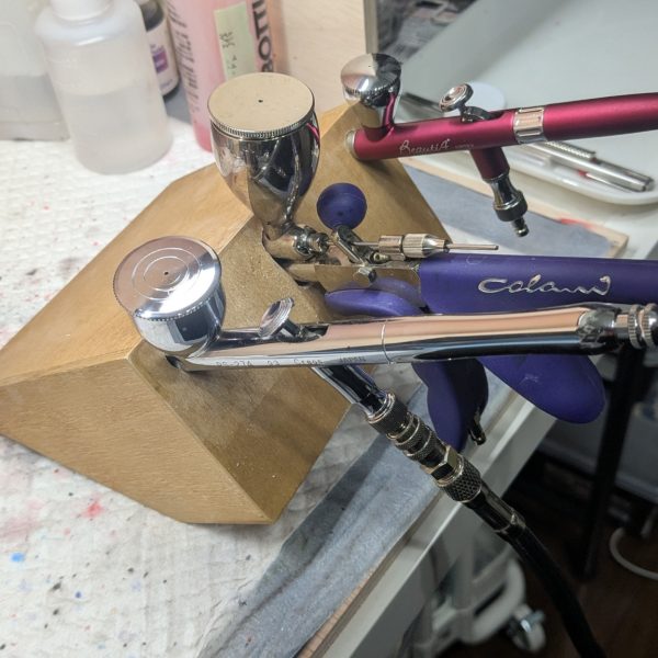 エアブラシスタンド(220円)