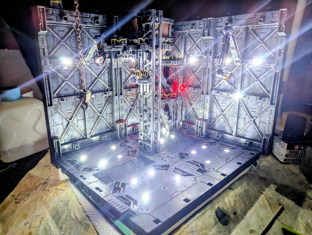 すんごいピカリます✨笑たしかにつや消し吹いたほうがよさそうな程💧当分宇宙専用機体のジオラマには困りません(zaku-kao8)