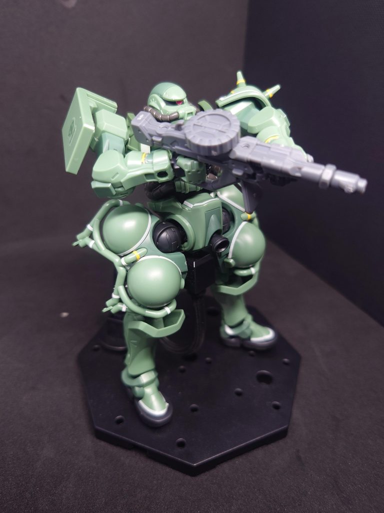 ポーズ上手くとれませんでした…(´；ω；｀)ザクマシンガン打ってるのに棒立ちになっちゃいました(；￢∀￢)ﾊﾊﾊ…次のガンプラ作るまでポージングを覚えます( •̀ᄇ• ́)ﻭ✧