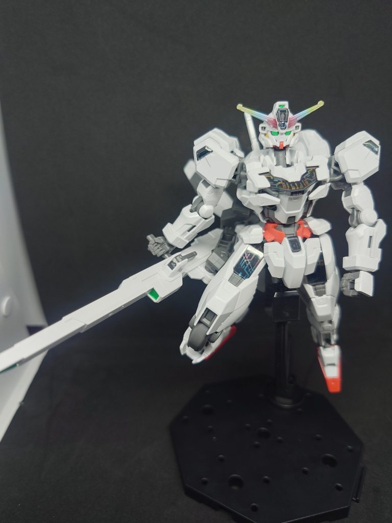 説明書に載ってたポーズをさせてます。ポージングに困った時は助かります(￣▽￣*) ･･･ｧﾊﾊ