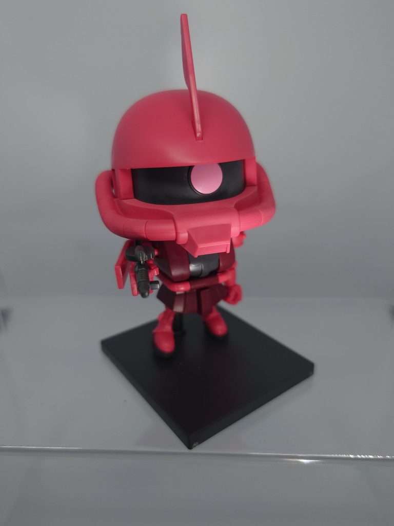 懐中電灯で下から照らしたら構えてる姿がかっこよく見えますね(。-∀-)