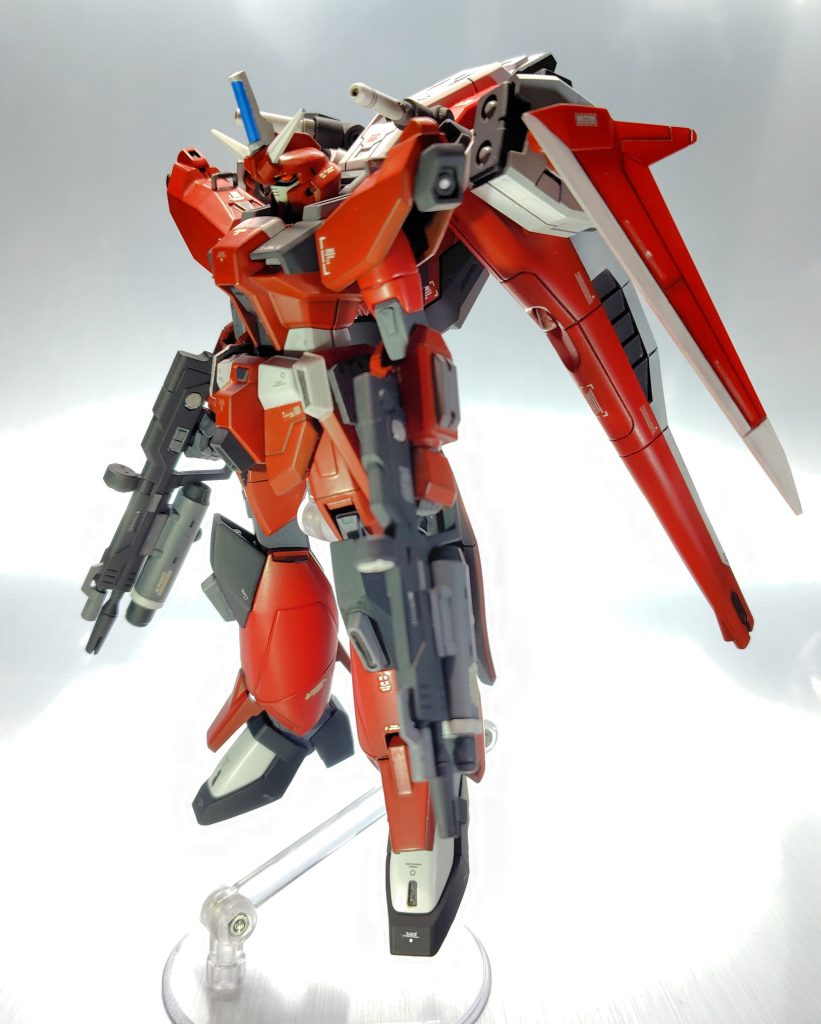 銃身下のランチャーっぽいのはジャンクからの加工品です。磁石で脱着可能になってます、が外す必要ないので固定しておけば良かったです。