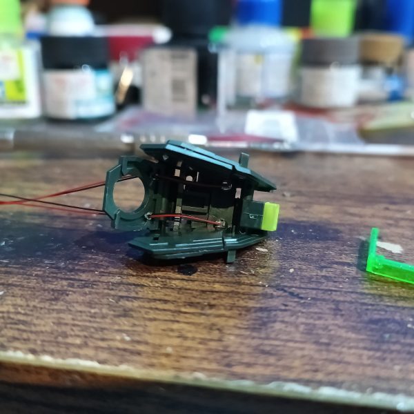 台座がバックパックに繋げるタイプなんで試行錯誤しながらの配線です😅💦💦（2枚目）