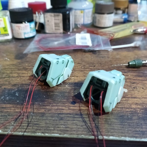 台座がバックパックに繋げるタイプなんで試行錯誤しながらの配線です😅💦💦（3枚目）