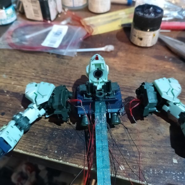 台座がバックパックに繋げるタイプなんで試行錯誤しながらの配線です😅💦💦（4枚目）