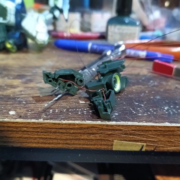 今回は台座を使うので足首からのスタートです☝️（5枚目）