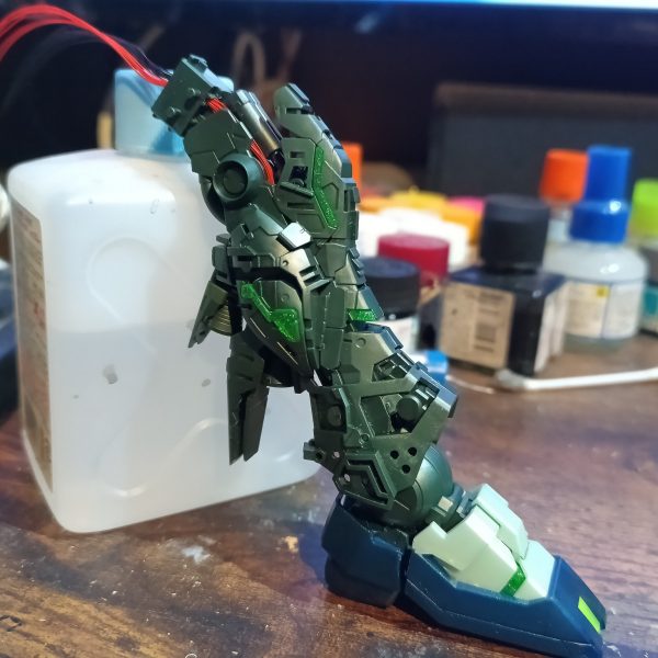 何とか無事に股関節まで配線出来ました😅💦（3枚目）