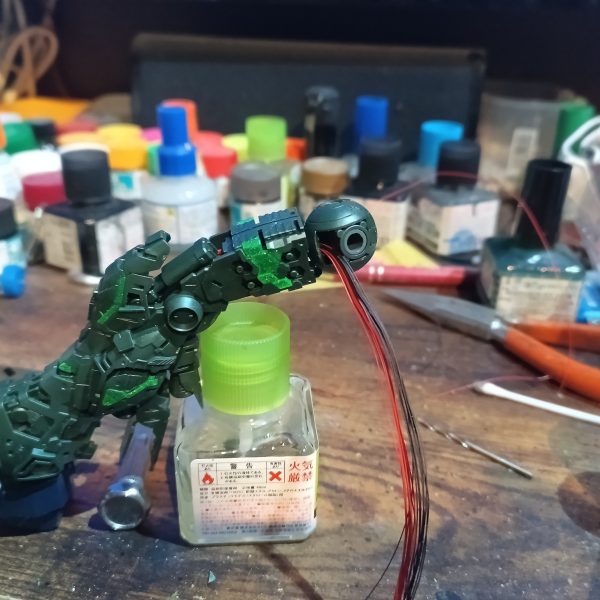 何とか無事に股関節まで配線出来ました😅💦（5枚目）