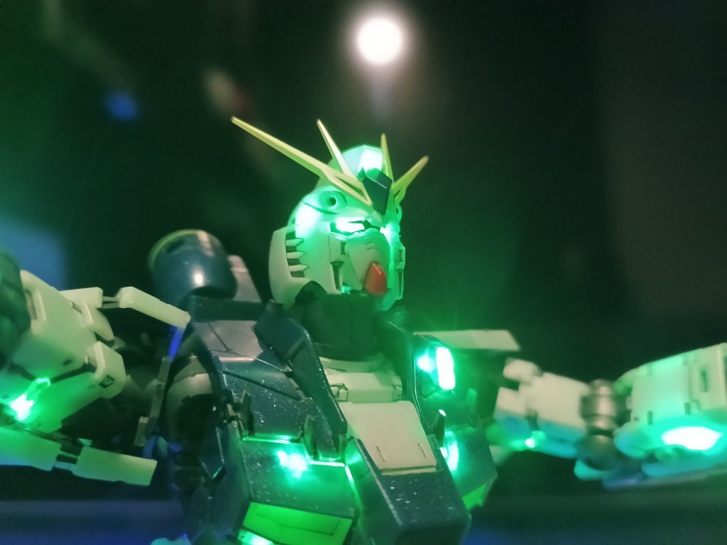 MG νガンダム Ver.Ka サイコフレーム発動イメージカラー–4枚目/制作者：福田　義康