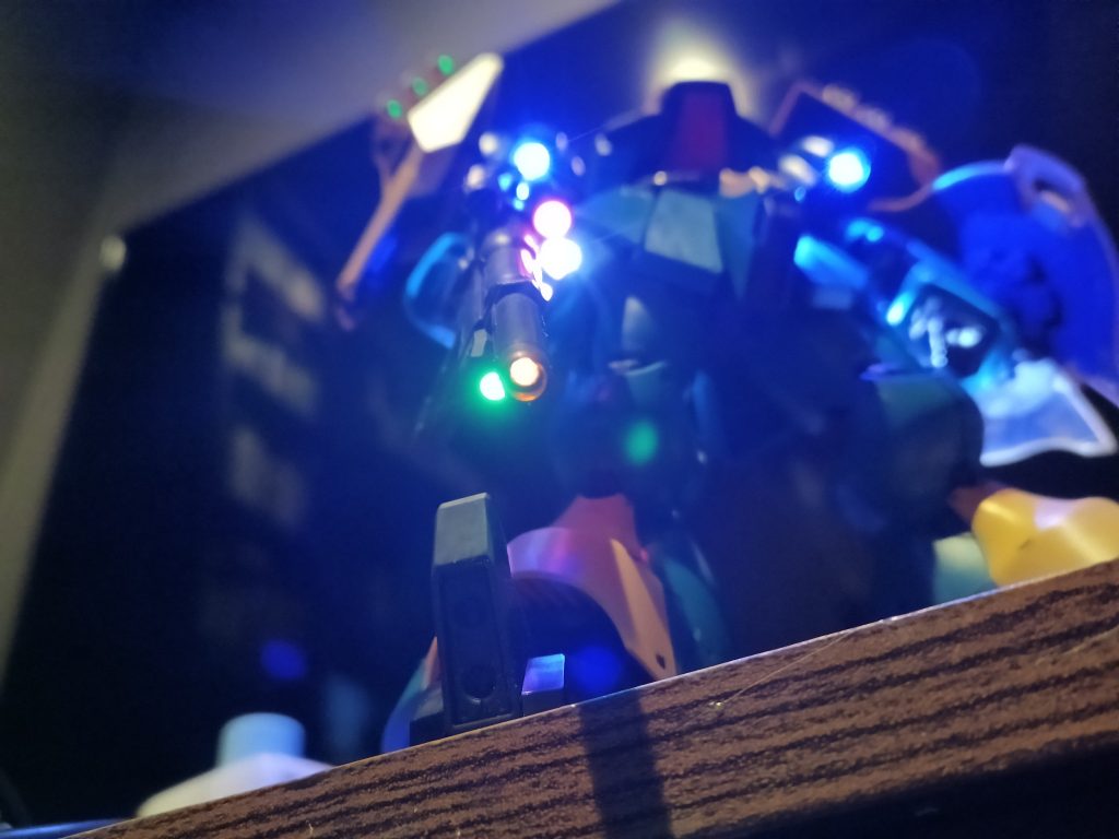 スコープはピンクとグリーンで色分け、銃口はオレンジ👍