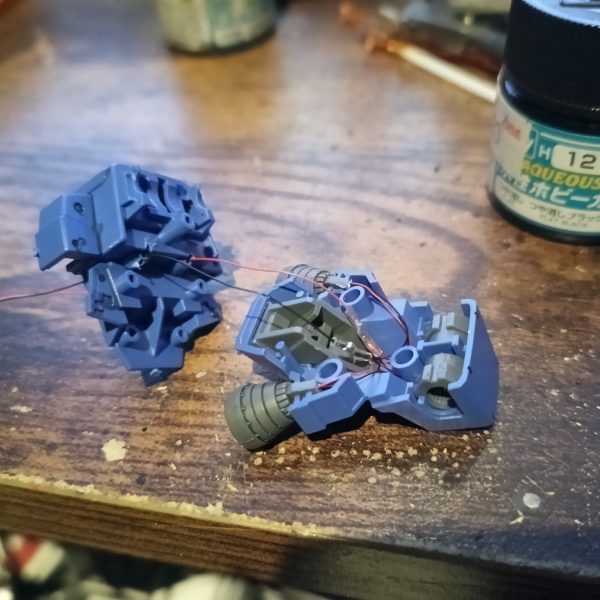 暇な訳ではありませんが😅気になってたRE/100のイフリート改始動です‼️💦君は年内に終わらせる事が出来るだろうか…🤣💦（2枚目）