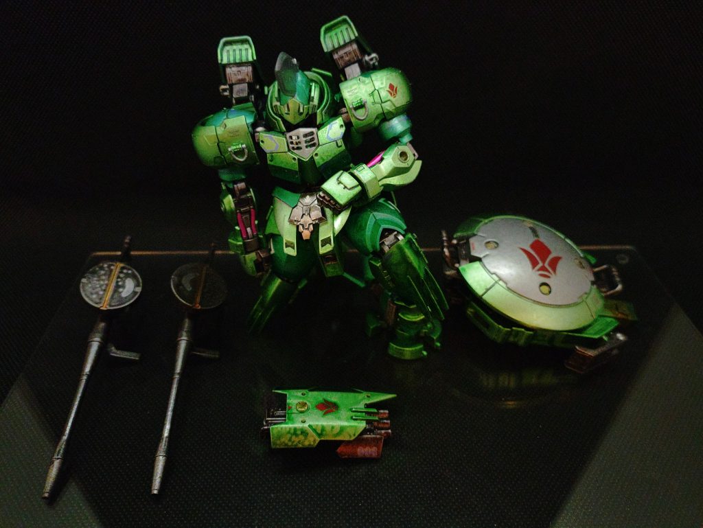 型式番号:V08Re-6250機体名:ヘルムヴィーゲ·リバース武装:ヴァルキュリアライフル×2　　 3連装ハンドキャノン　　 展開式電磁投射砲「ギャラクシーライフル」　　 切り札「トサカノツルギ」 