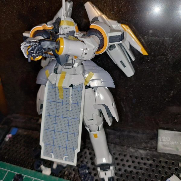 ガンダムW30周年記念にRGトールギスEWをパチ組！ミキシングするには勿体ない出来栄え···でも混ぜちゃうwwwやりたい構想は頭にあるけど素材が中々···あーでもないこーでもないと付け外ししてる時が一番楽しいまであるwww尚、年内完成は㍉な模様(・ω・｀)ﾃｶﾞｵｿｰｲ（5枚目）