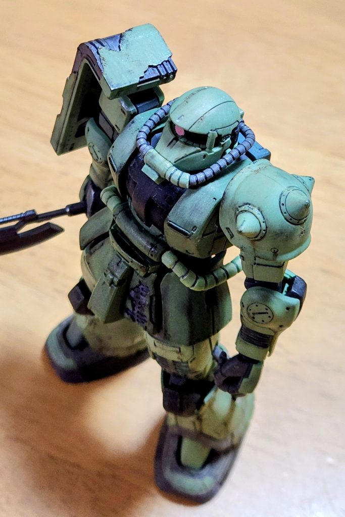 このザクIIドアン機は映像作品を見て、漢らしさに惚れて、勢いだけで作った機体です。素組で合わせ目も消さずデカールも無し、ガンダムマーカーで少しの部分塗装と、ウェザリングマーカーでウェザリングだけです。映像で見た強烈なイメージとバランスをそのままぶつけました。私的には大満足な機体になりました。