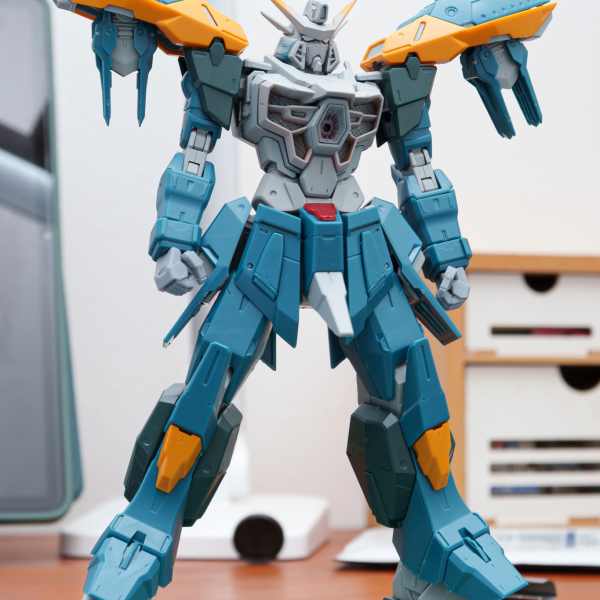 ツインアイを自作してヤスリがけ。格好良くなった！（2枚目）