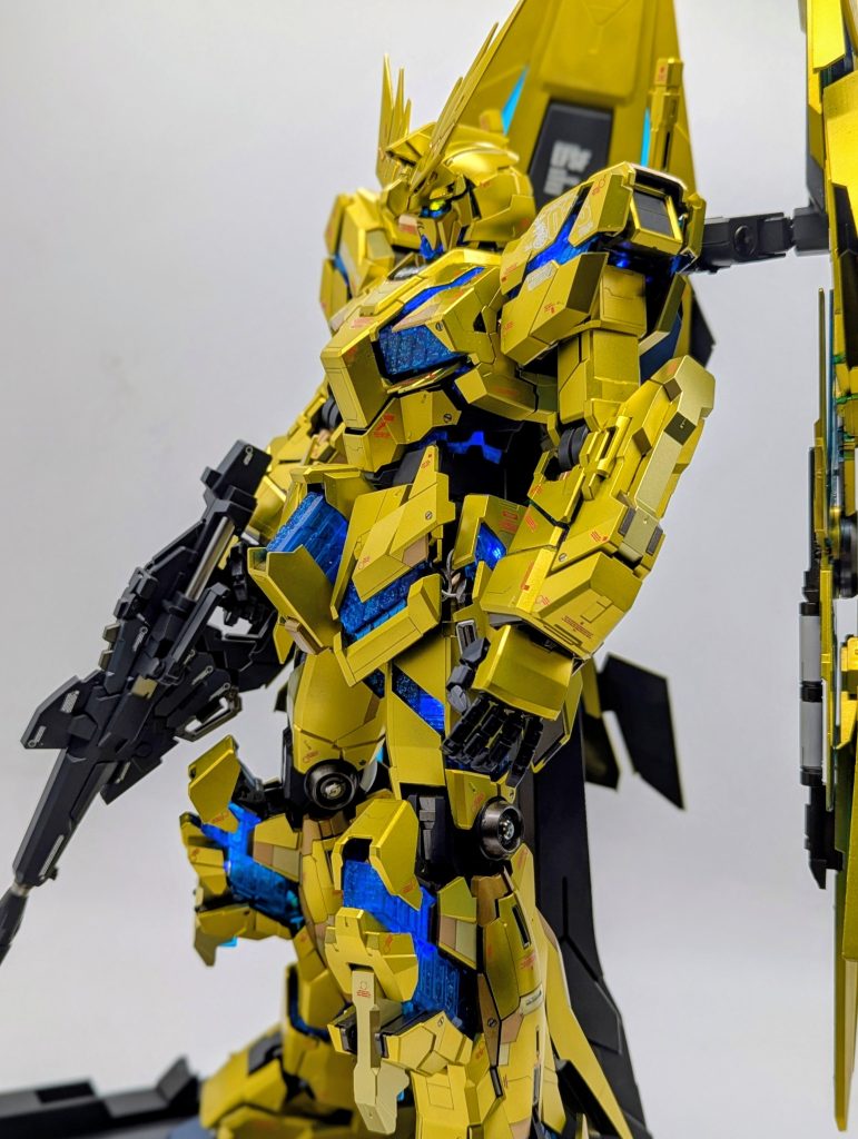 PGユニコーンガンダムフェネクス　メッキ剥がし 全塗装–6枚目/制作者：kenshira0123