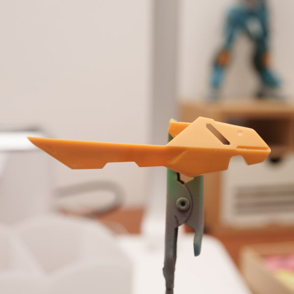 面を出してパキッと見えるように。頭部は傷の修正ともう少し上側もパテを盛る必要があるかも。 （4枚目）