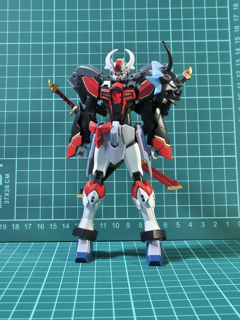 未塗装時頭部の角は大型化し、脚はより女性らしいラインになるようにしました。