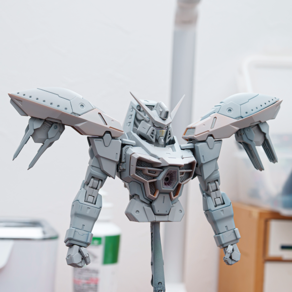 上半身は一旦終了。ディテールとしてある穴は貫通させるか悩みどころ。（2枚目）