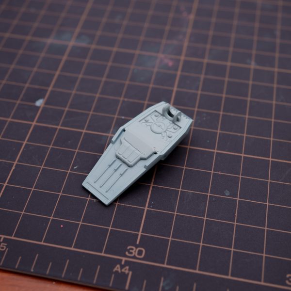 パテは形を出していくのがまだ苦手。脚の鳥脚加工は上手くいった。反対側も頑張ろう！（2枚目）