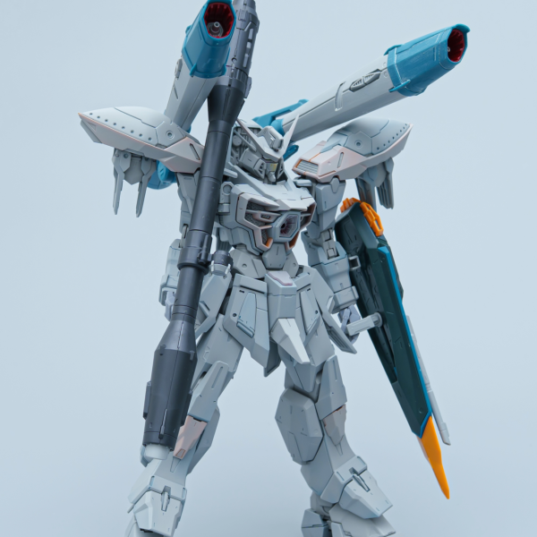 残すは武器。右肩の関節強化しないといけないけど、何より構えるとアンテナに当たるのが怖すぎる。&nbsp;（2枚目）