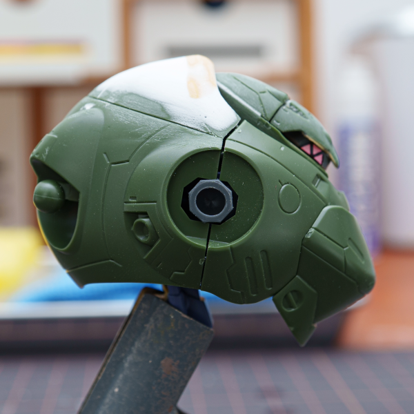 設定画に寄せるためにパテでやってみた。あと頭部の後ろを少しいじったり。（4枚目）