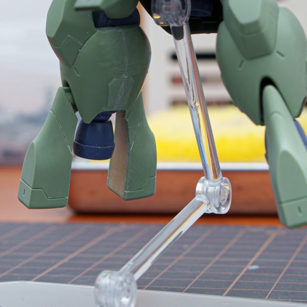 パテで埋めた所をヤスリがけ。色々気になるけどキリがないからさくっと練習したい工作して終わらせよう。（3枚目）