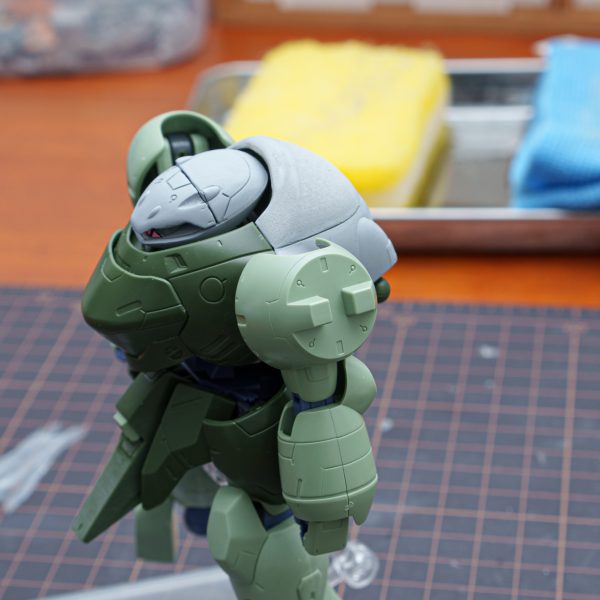 パテで埋めた所をヤスリがけ。色々気になるけどキリがないからさくっと練習したい工作して終わらせよう。（2枚目）