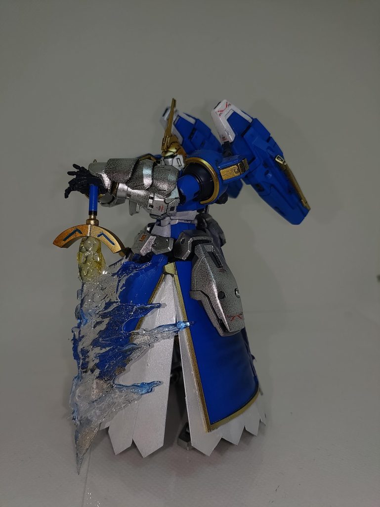 聖剣の刃をおゆまるで型取りしてレジンで成型しインビジブル·エアを再現。