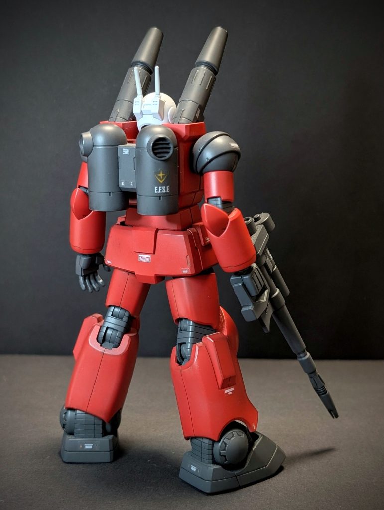 難しいことは一切しておらず、合わせ目消しをして、黒サフ→ラッカー→エナメルで部分塗装。Mr.ウェザリングカラーを使用してスミ入れとタミヤウェザリングマスターでちょい汚し。最後に何やらそれっぽいデカールを少し貼って完成。…だったと思う。たぶん…