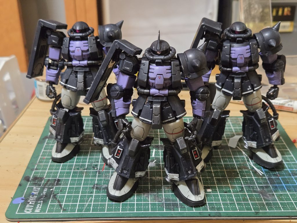 発売直後にかき集めた3体でしたが、現在に至るまで近隣店舗ではストフリとジークアクスばかりのような？