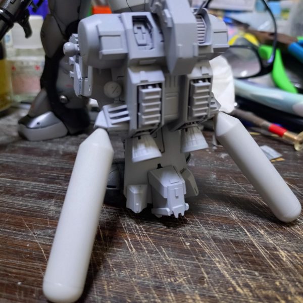 胴体部分をとりあえずサフ吹きチェック。傷も無くこれで🆗（2枚目）