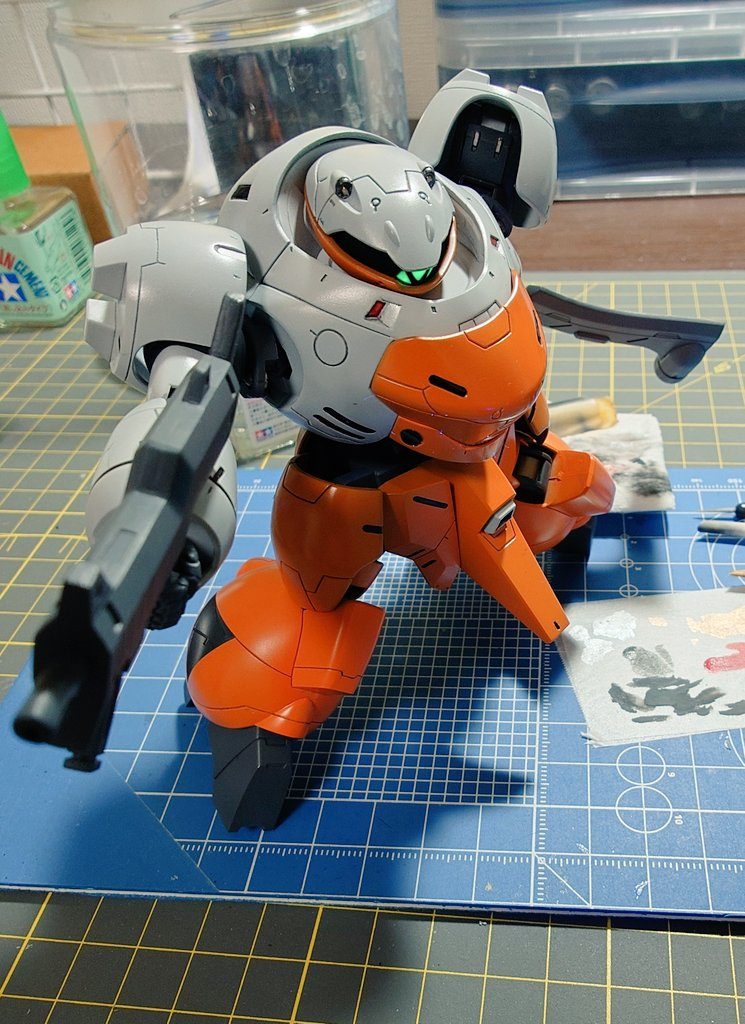 色の塗り終わり。ポーズ取らせるとキマる!