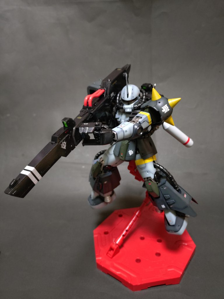 ビームバズーカには保持力が弱いのでフォアグリップ付けました。