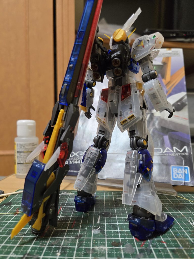 本体はちょっと前にぱち組完了してたんですが、RG特有のマーキングシール貼りが辛くて完成が遅れてました💦