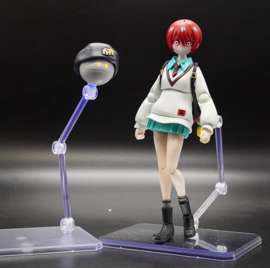 ブラックライトで発光。マチュの瞳も発光してますね(^_^;)