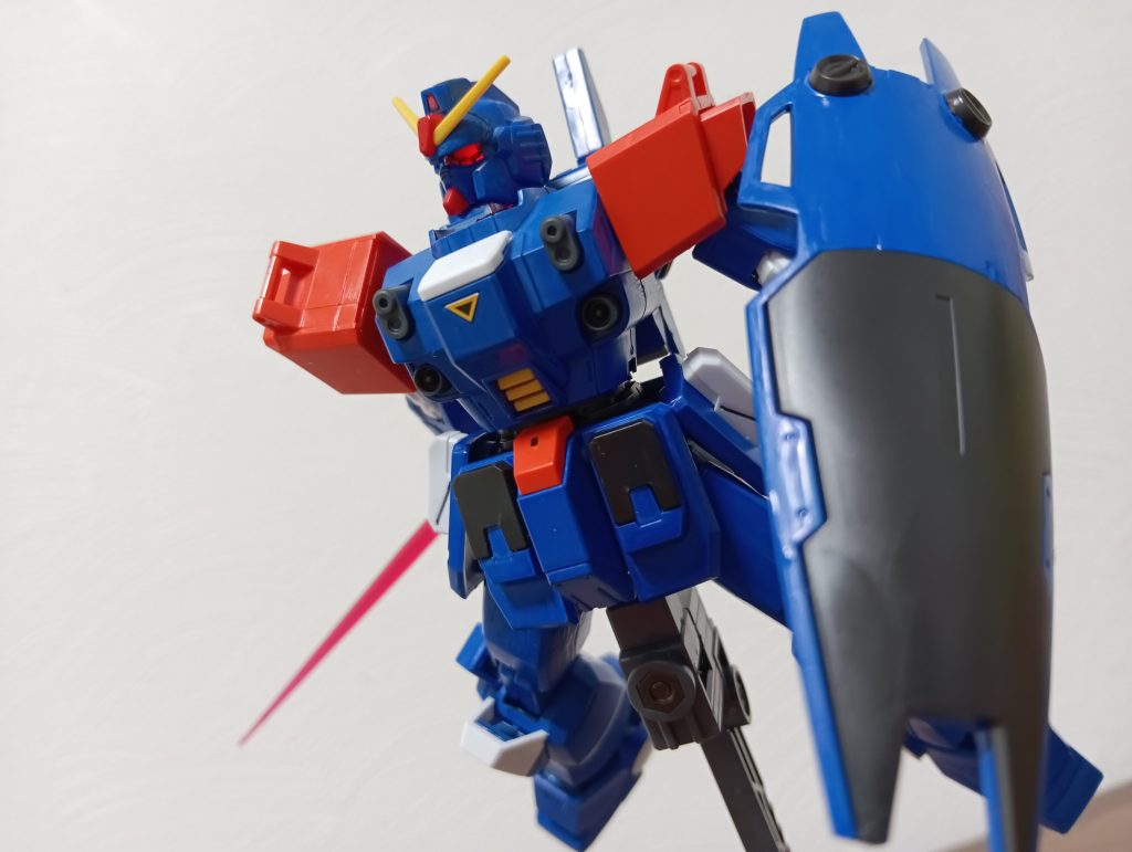 最近ジオンの機体ばかり作っているので連邦の機体も作りたいですね。と思ったんですがこれは一応連邦の機体ですね!