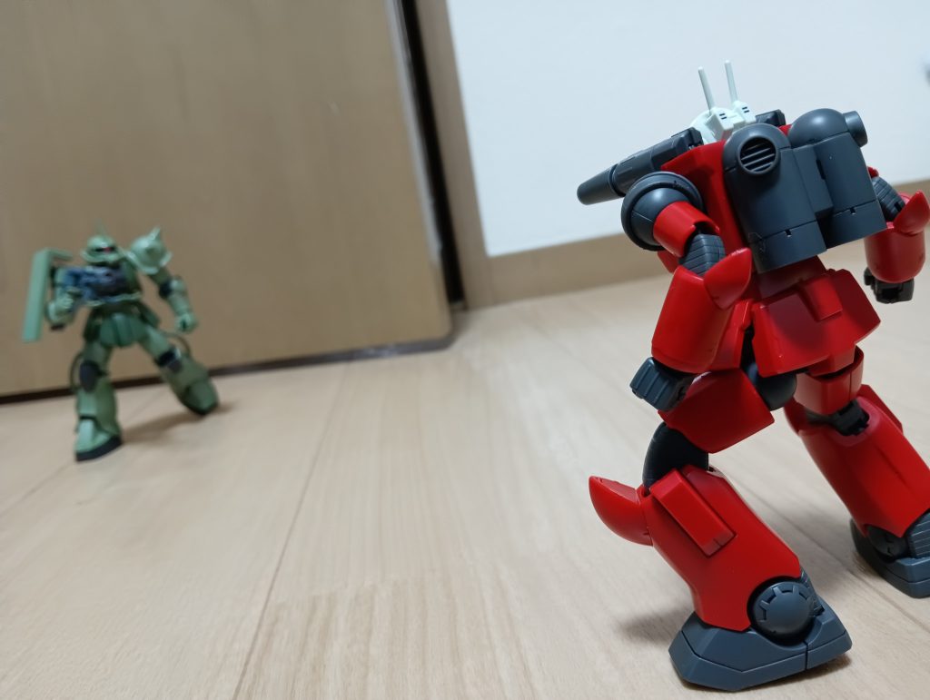 距離を保ちつつ威力の高い砲撃をしてくる厄介な奴、ガンキャノン