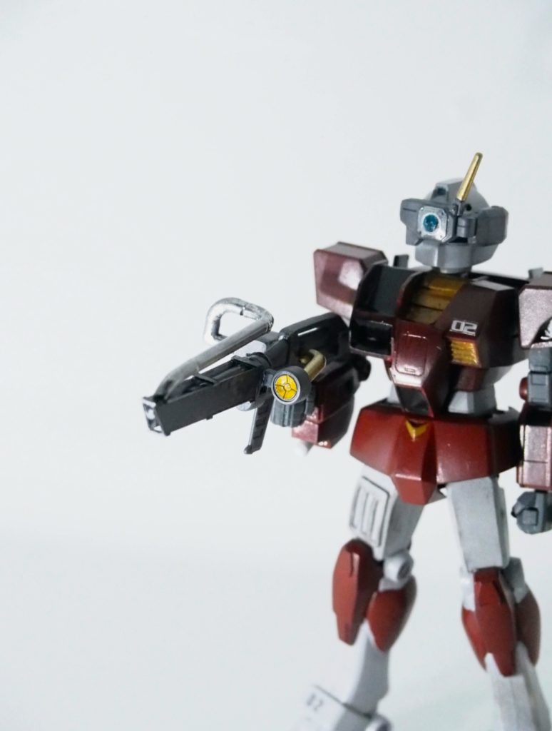 ビームライフルの改修ガンダム用ビームライフルの失敗作に冷却装置を外付け、スコープはライトに変更(設定では！)