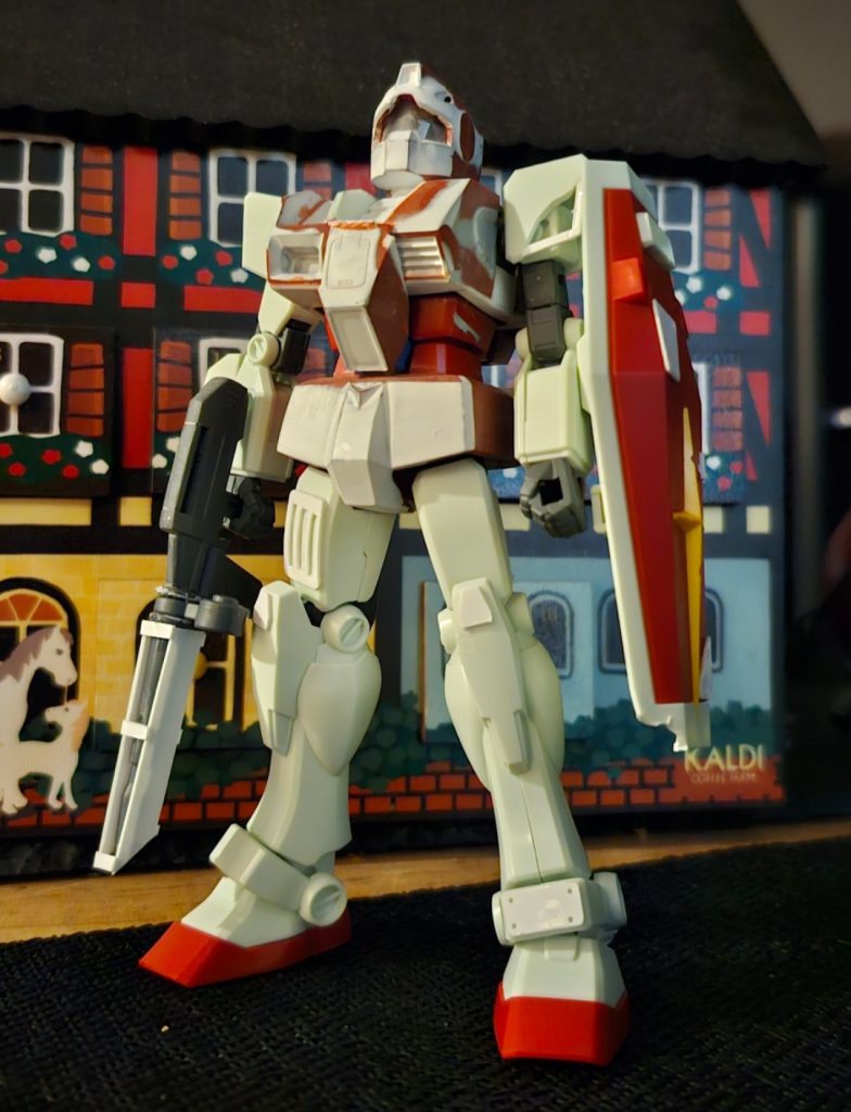 本塗り前がこんな感じ、切り貼りなのでだいぶ胴体が分厚いです笑