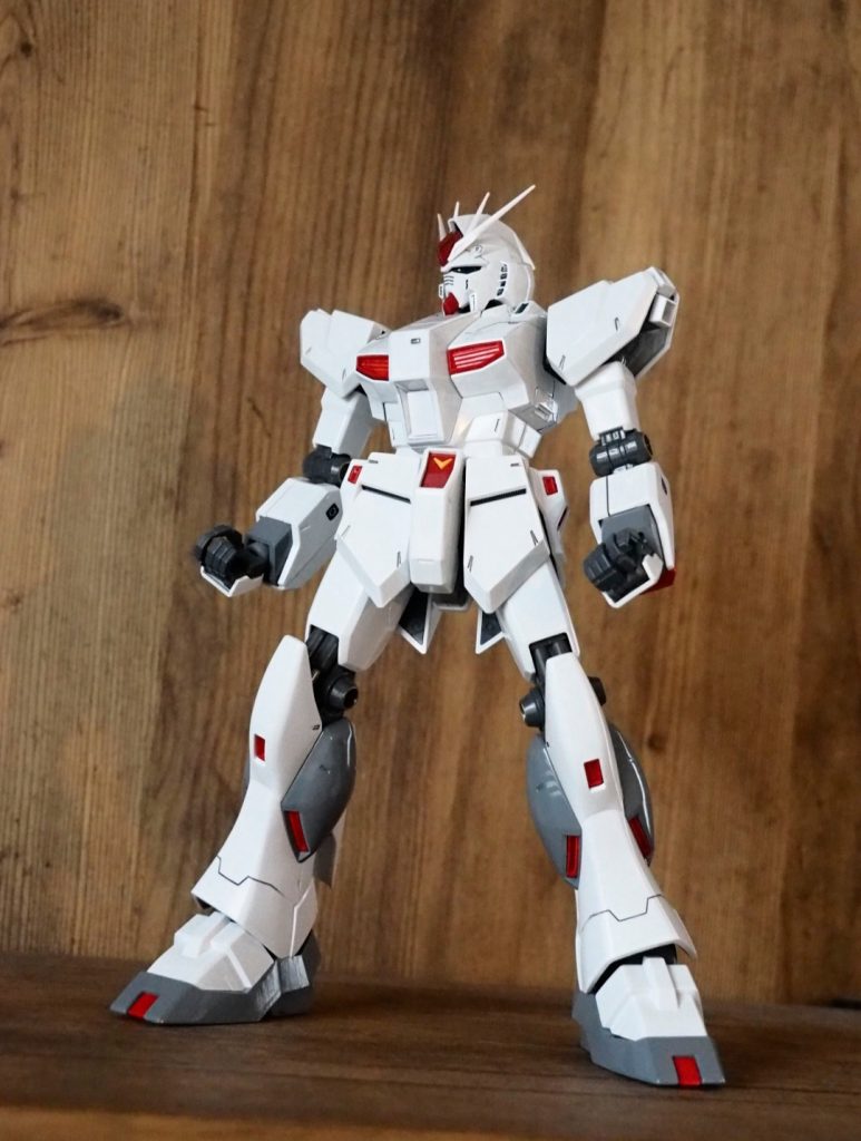 特報！では見えなかった....から...特報！をよく見るとバックパックが映っておらずサーベルも見えなかったので、実際はあるんだろうけど正面からでは気にならないと思い今回作成しました！