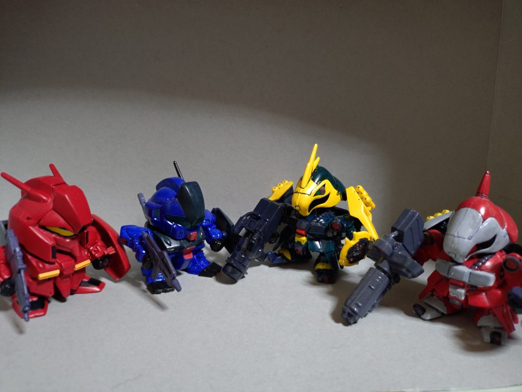 最後はその前にしれっと作ってたギュネイヤクト・ドーガを合わせて