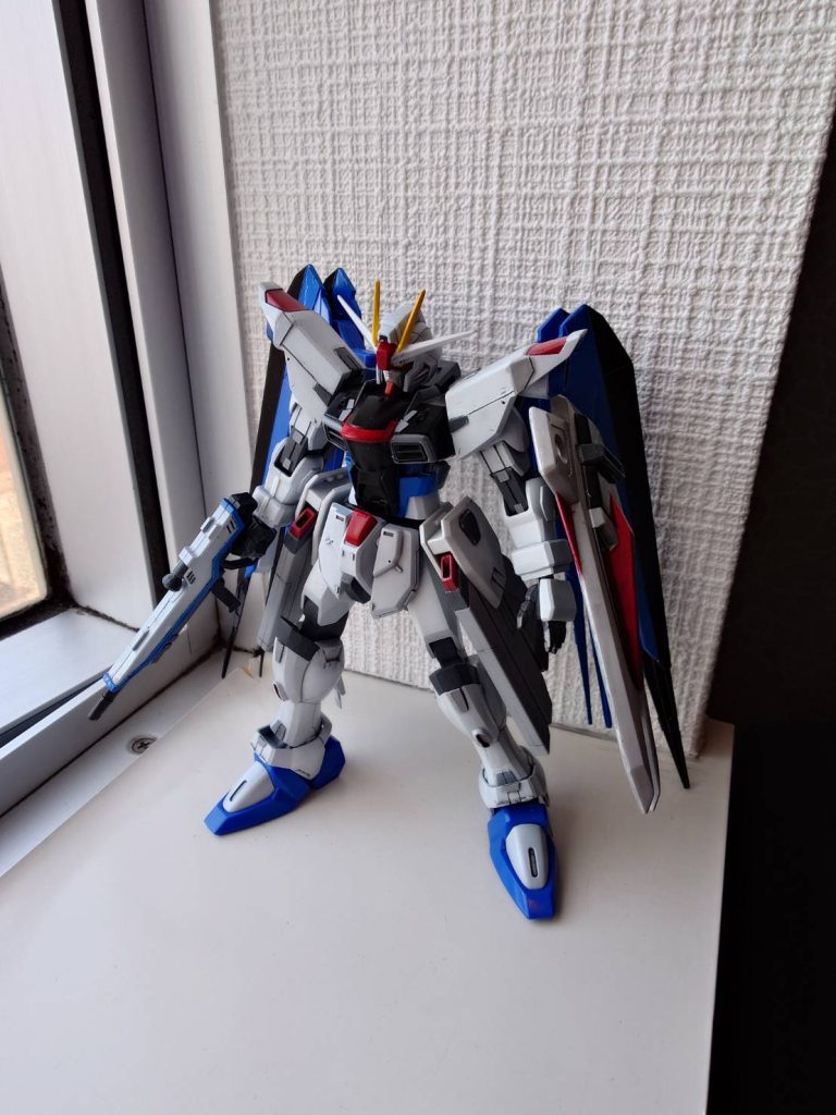 素立ち。プロポーションは素組みよりかなりマシになったと思います。